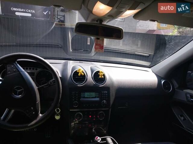 Черный Мерседес М-Класс, объемом двигателя 3 л и пробегом 317 тыс. км за 10000 $, фото 10 на Automoto.ua