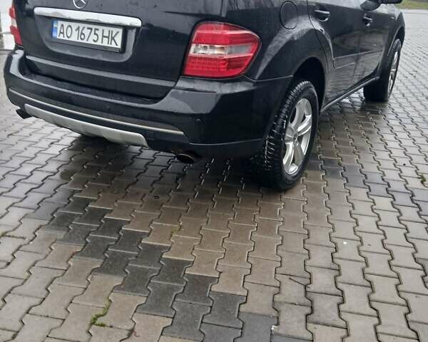 Черный Мерседес М-Класс, объемом двигателя 3 л и пробегом 350 тыс. км за 11400 $, фото 11 на Automoto.ua