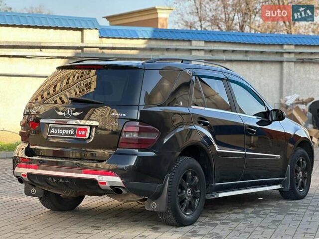 Черный Мерседес М-Класс, объемом двигателя 3.5 л и пробегом 214 тыс. км за 10940 $, фото 3 на Automoto.ua