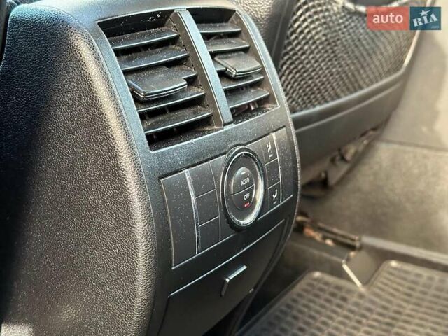 Черный Мерседес М-Класс, объемом двигателя 3.5 л и пробегом 214 тыс. км за 10940 $, фото 16 на Automoto.ua