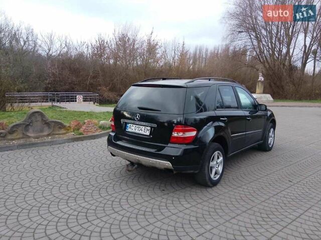 Черный Мерседес М-Класс, объемом двигателя 3 л и пробегом 298 тыс. км за 11000 $, фото 3 на Automoto.ua