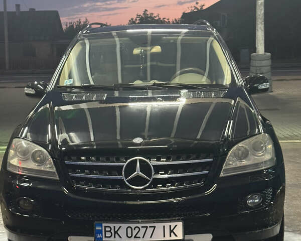 Чорний Мерседес М-Клас, об'ємом двигуна 2.99 л та пробігом 367 тис. км за 10000 $, фото 10 на Automoto.ua