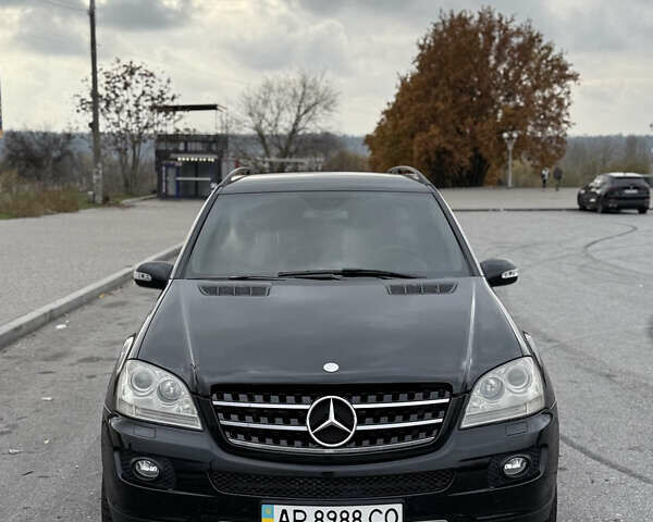 Черный Мерседес М-Класс, объемом двигателя 3.5 л и пробегом 250 тыс. км за 7900 $, фото 3 на Automoto.ua