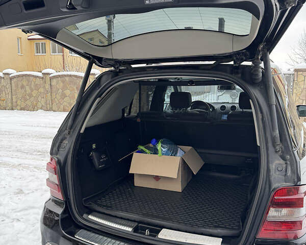 Черный Мерседес М-Класс, объемом двигателя 4.97 л и пробегом 222 тыс. км за 8700 $, фото 20 на Automoto.ua