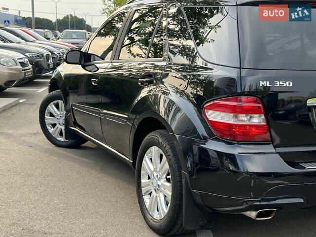 Черный Мерседес М-Класс, объемом двигателя 3.5 л и пробегом 282 тыс. км за 8777 $, фото 5 на Automoto.ua