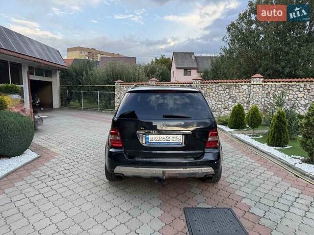 Черный Мерседес М-Класс, объемом двигателя 2.99 л и пробегом 295 тыс. км за 11500 $, фото 4 на Automoto.ua