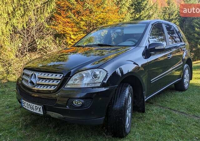 Мерседес М-Класс 2006 в Воловце на Automoto.ua Черный Мерседес М-Класс, объемом двигателя 3.5 л и пробегом 195 тыс. км за 11500 $, фото 1 на Automoto.ua