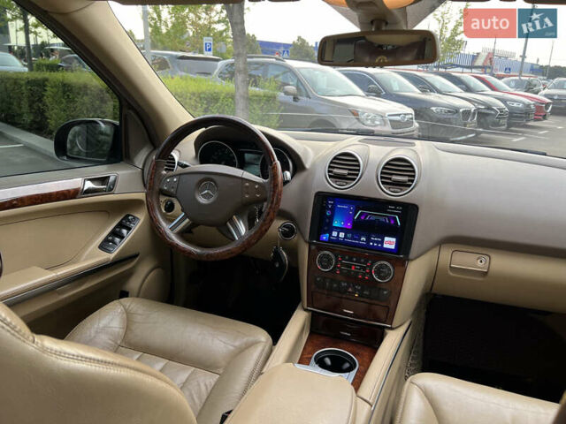Черный Мерседес М-Класс, объемом двигателя 3.5 л и пробегом 282 тыс. км за 8777 $, фото 29 на Automoto.ua