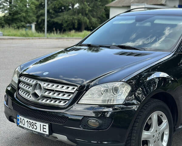 Черный Мерседес М-Класс, объемом двигателя 3 л и пробегом 370 тыс. км за 10700 $, фото 10 на Automoto.ua
