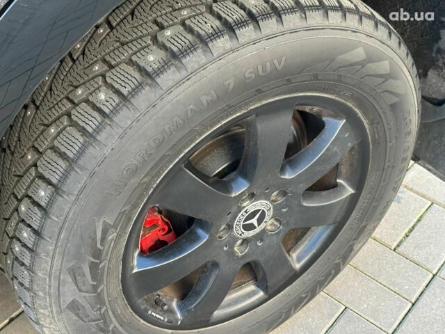 Черный Мерседес М-Класс, объемом двигателя 3.5 л и пробегом 214 тыс. км за 10940 $, фото 6 на Automoto.ua