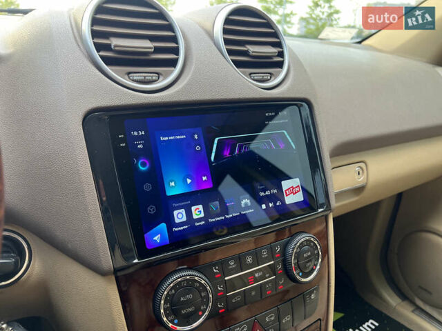 Черный Мерседес М-Класс, объемом двигателя 3.5 л и пробегом 282 тыс. км за 8777 $, фото 19 на Automoto.ua