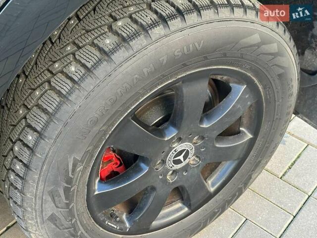 Черный Мерседес М-Класс, объемом двигателя 3.5 л и пробегом 214 тыс. км за 10940 $, фото 6 на Automoto.ua