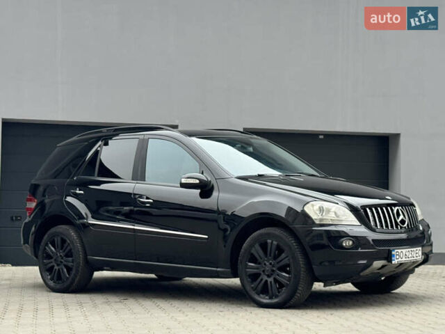 Черный Мерседес М-Класс, объемом двигателя 3 л и пробегом 386 тыс. км за 10999 $, фото 4 на Automoto.ua