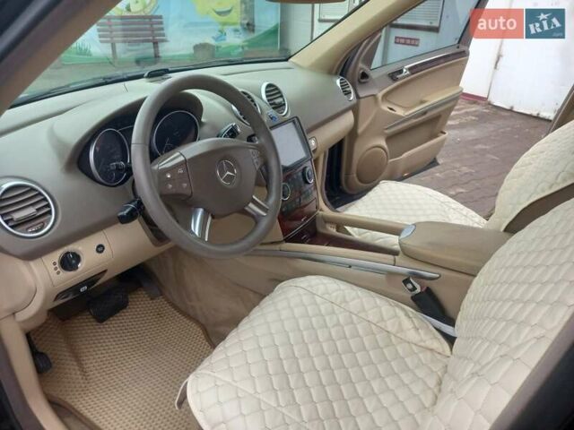 Черный Мерседес М-Класс, объемом двигателя 3 л и пробегом 366 тыс. км за 10500 $, фото 47 на Automoto.ua