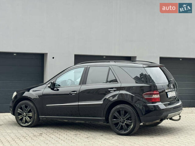 Черный Мерседес М-Класс, объемом двигателя 3 л и пробегом 386 тыс. км за 10999 $, фото 17 на Automoto.ua