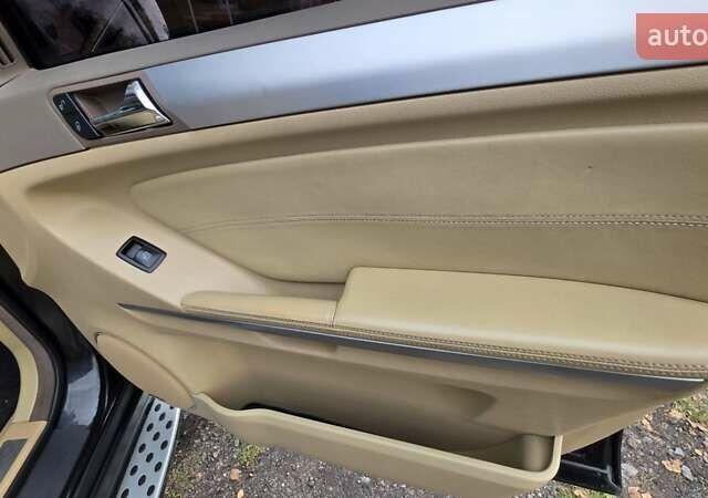 Чорний Мерседес М-Клас, об'ємом двигуна 6.2 л та пробігом 286 тис. км за 10599 $, фото 26 на Automoto.ua