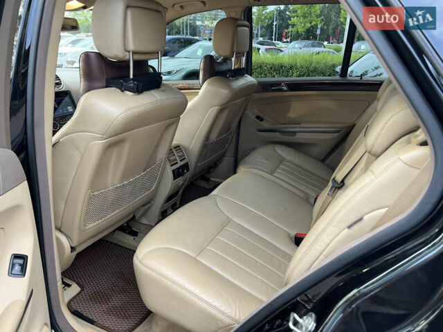 Черный Мерседес М-Класс, объемом двигателя 3.5 л и пробегом 282 тыс. км за 8777 $, фото 13 на Automoto.ua