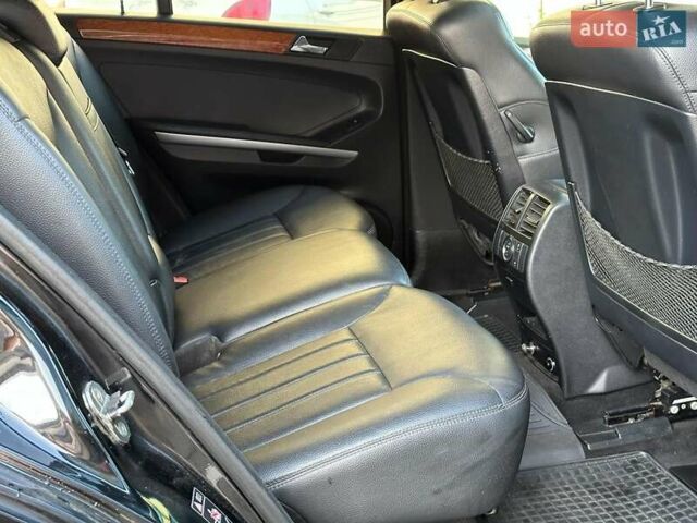 Черный Мерседес М-Класс, объемом двигателя 3.5 л и пробегом 214 тыс. км за 10940 $, фото 17 на Automoto.ua