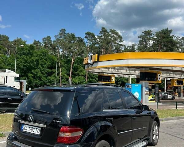 Черный Мерседес М-Класс, объемом двигателя 3.5 л и пробегом 233 тыс. км за 9300 $, фото 4 на Automoto.ua