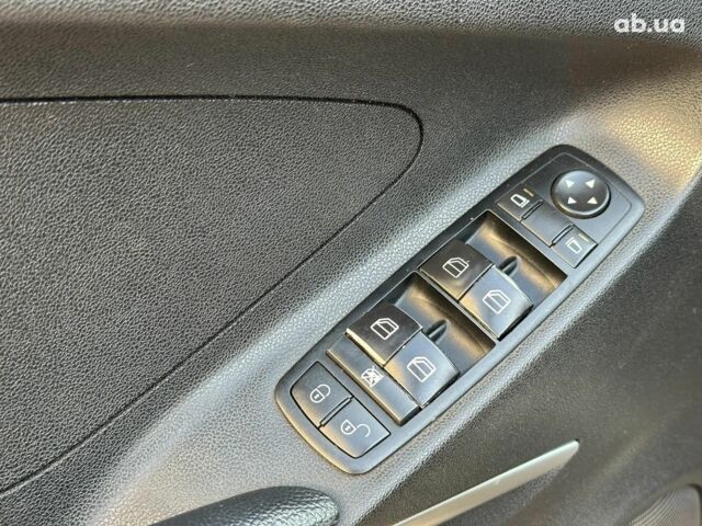 Черный Мерседес М-Класс, объемом двигателя 3.5 л и пробегом 214 тыс. км за 10940 $, фото 9 на Automoto.ua