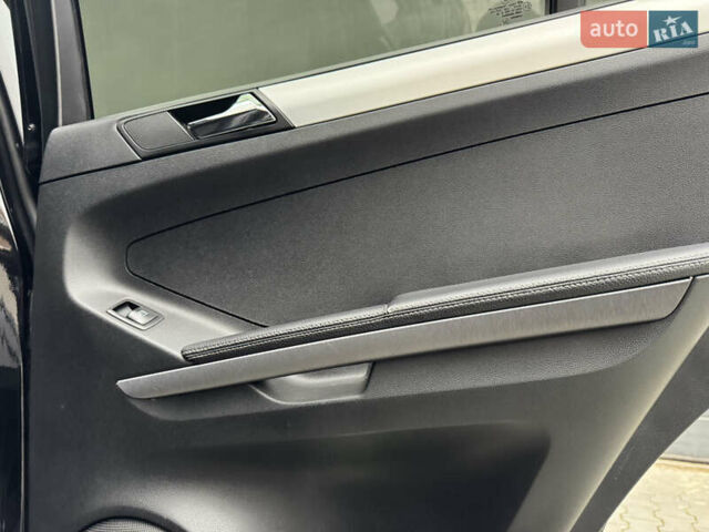 Черный Мерседес М-Класс, объемом двигателя 3 л и пробегом 386 тыс. км за 10999 $, фото 34 на Automoto.ua