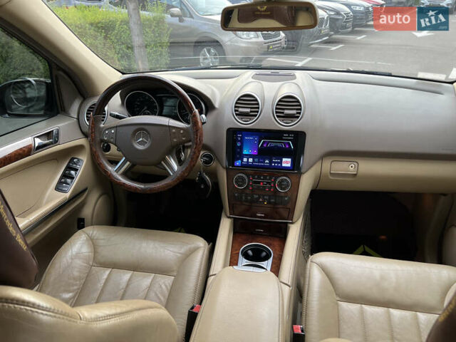 Черный Мерседес М-Класс, объемом двигателя 3.5 л и пробегом 282 тыс. км за 8777 $, фото 30 на Automoto.ua