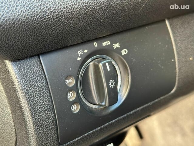 Черный Мерседес М-Класс, объемом двигателя 3.5 л и пробегом 214 тыс. км за 10940 $, фото 11 на Automoto.ua