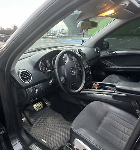 Черный Мерседес М-Класс, объемом двигателя 4.97 л и пробегом 335 тыс. км за 10500 $, фото 5 на Automoto.ua