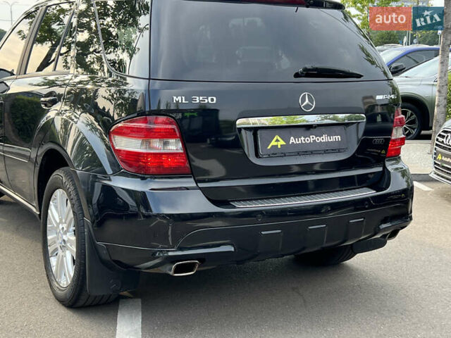 Черный Мерседес М-Класс, объемом двигателя 3.5 л и пробегом 282 тыс. км за 8777 $, фото 4 на Automoto.ua