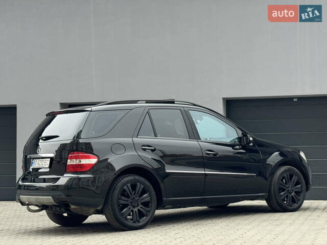Черный Мерседес М-Класс, объемом двигателя 3 л и пробегом 386 тыс. км за 10999 $, фото 12 на Automoto.ua