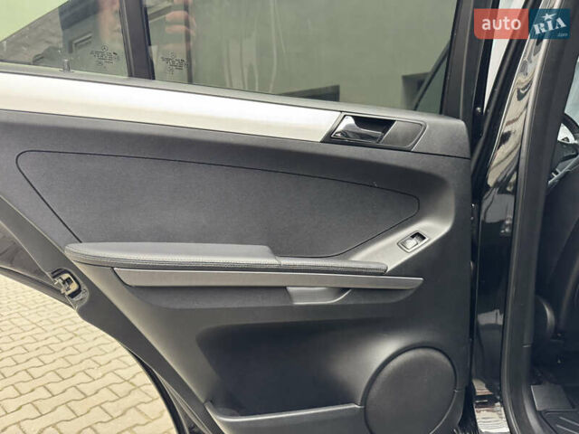 Черный Мерседес М-Класс, объемом двигателя 3 л и пробегом 386 тыс. км за 10999 $, фото 39 на Automoto.ua