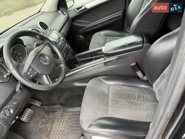 Черный Мерседес М-Класс, объемом двигателя 3.5 л и пробегом 250 тыс. км за 7900 $, фото 8 на Automoto.ua