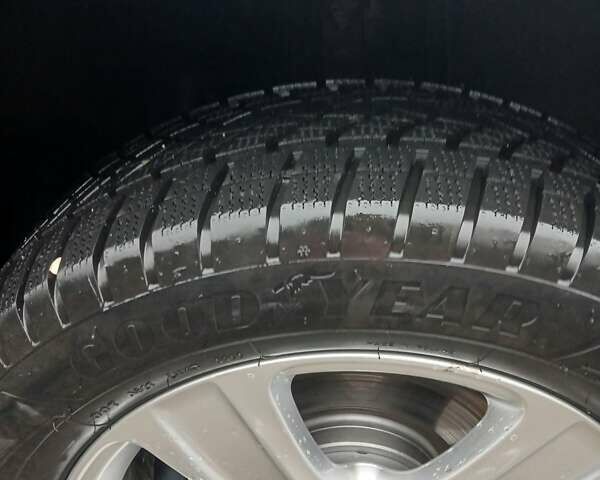 Черный Мерседес М-Класс, объемом двигателя 3 л и пробегом 350 тыс. км за 11400 $, фото 15 на Automoto.ua