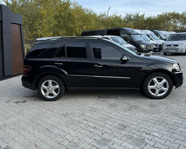 Черный Мерседес М-Класс, объемом двигателя 2.99 л и пробегом 385 тыс. км за 10500 $, фото 2 на Automoto.ua