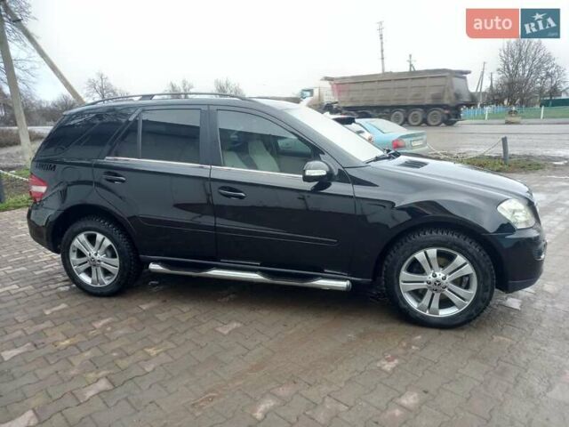 Черный Мерседес М-Класс, объемом двигателя 3 л и пробегом 366 тыс. км за 10500 $, фото 14 на Automoto.ua