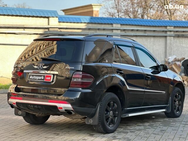 Черный Мерседес М-Класс, объемом двигателя 3.5 л и пробегом 214 тыс. км за 10940 $, фото 3 на Automoto.ua