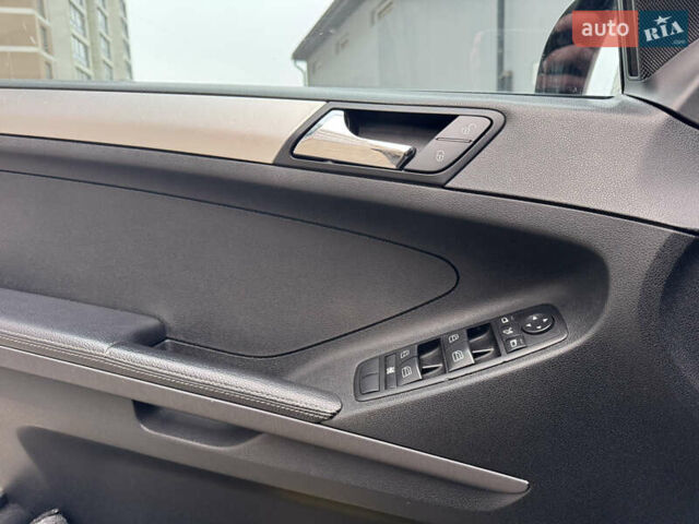 Черный Мерседес М-Класс, объемом двигателя 3 л и пробегом 386 тыс. км за 10999 $, фото 24 на Automoto.ua