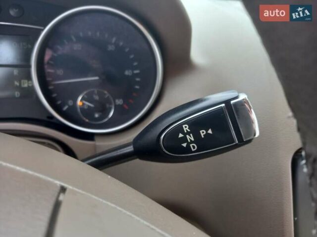 Черный Мерседес М-Класс, объемом двигателя 3 л и пробегом 366 тыс. км за 10500 $, фото 57 на Automoto.ua