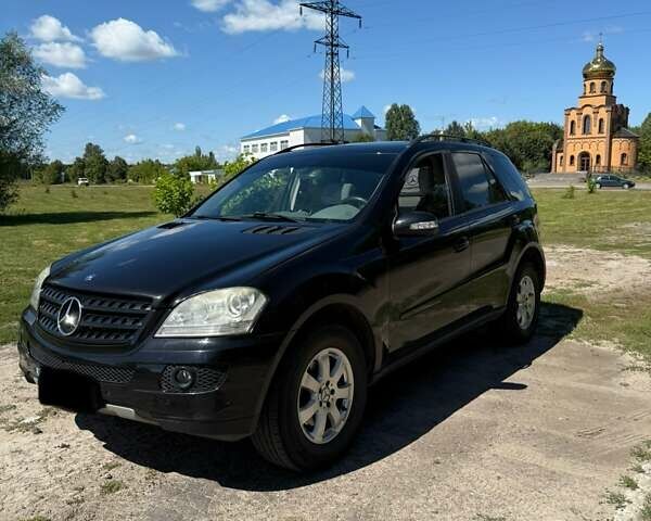 Чорний Мерседес М-Клас, об'ємом двигуна 3.5 л та пробігом 265 тис. км за 10000 $, фото 3 на Automoto.ua