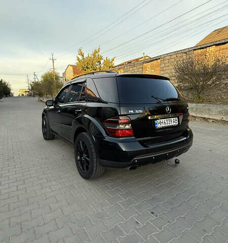 Черный Мерседес М-Класс, объемом двигателя 2.99 л и пробегом 293 тыс. км за 11000 $, фото 8 на Automoto.ua