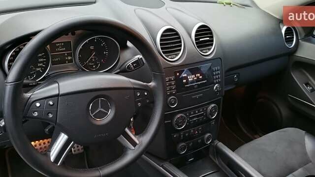 Черный Мерседес М-Класс, объемом двигателя 3.5 л и пробегом 176 тыс. км за 9000 $, фото 3 на Automoto.ua