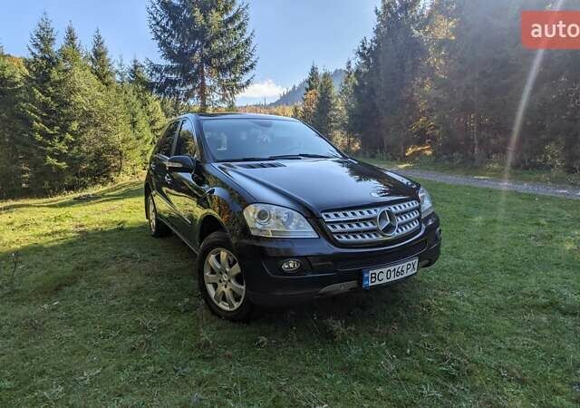 Мерседес М-Класс 2006 в Воловце на Automoto.ua Черный Мерседес М-Класс, объемом двигателя 3.5 л и пробегом 195 тыс. км за 11500 $, фото 4 на Automoto.ua