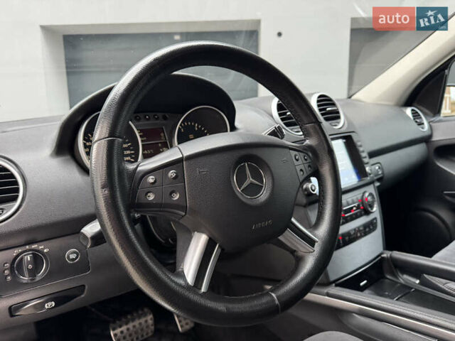 Черный Мерседес М-Класс, объемом двигателя 3 л и пробегом 386 тыс. км за 10999 $, фото 20 на Automoto.ua