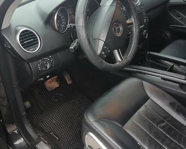 Черный Мерседес М-Класс, объемом двигателя 3 л и пробегом 350 тыс. км за 11400 $, фото 19 на Automoto.ua