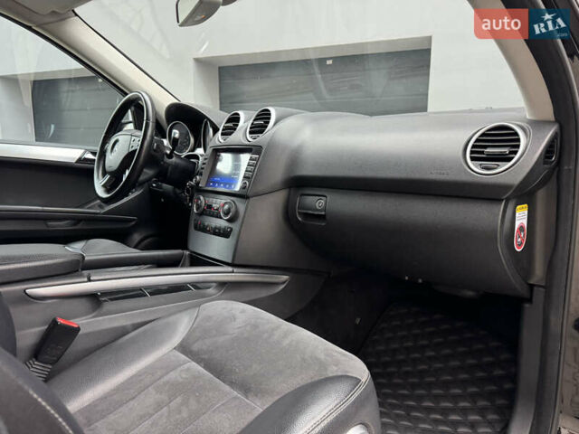Черный Мерседес М-Класс, объемом двигателя 3 л и пробегом 386 тыс. км за 10999 $, фото 32 на Automoto.ua