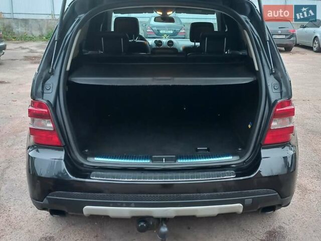 Чорний Мерседес М-Клас, об'ємом двигуна 3 л та пробігом 350 тис. км за 10500 $, фото 7 на Automoto.ua