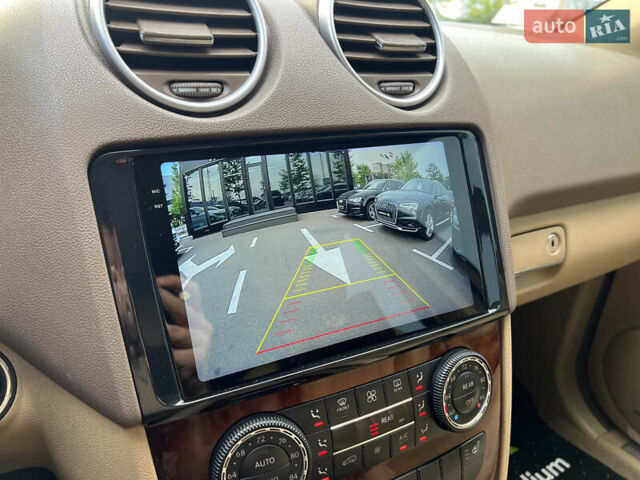 Черный Мерседес М-Класс, объемом двигателя 3.5 л и пробегом 282 тыс. км за 8777 $, фото 25 на Automoto.ua