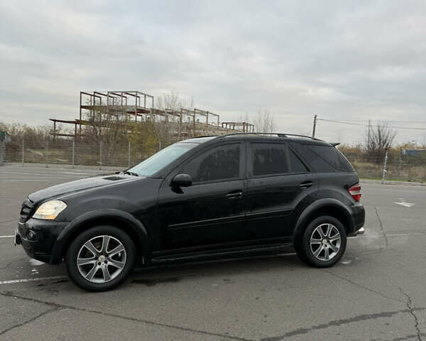 Черный Мерседес М-Класс, объемом двигателя 3.5 л и пробегом 277 тыс. км за 9000 $, фото 29 на Automoto.ua