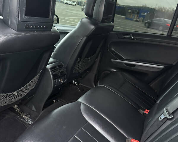 Черный Мерседес М-Класс, объемом двигателя 3.5 л и пробегом 277 тыс. км за 9000 $, фото 6 на Automoto.ua