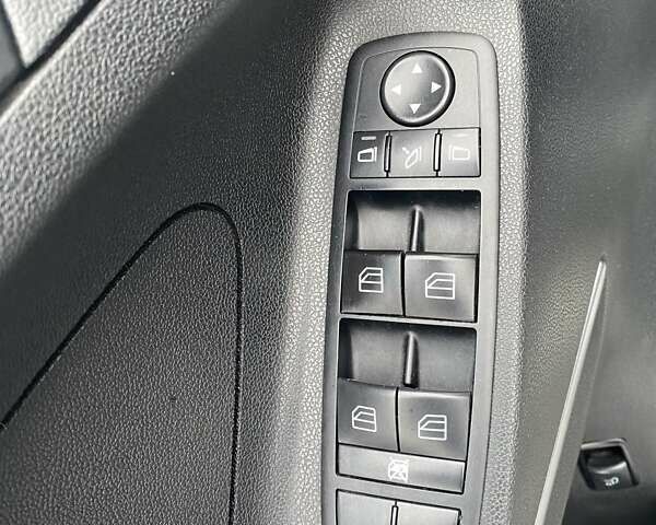 Черный Мерседес М-Класс, объемом двигателя 3.5 л и пробегом 320 тыс. км за 12600 $, фото 16 на Automoto.ua